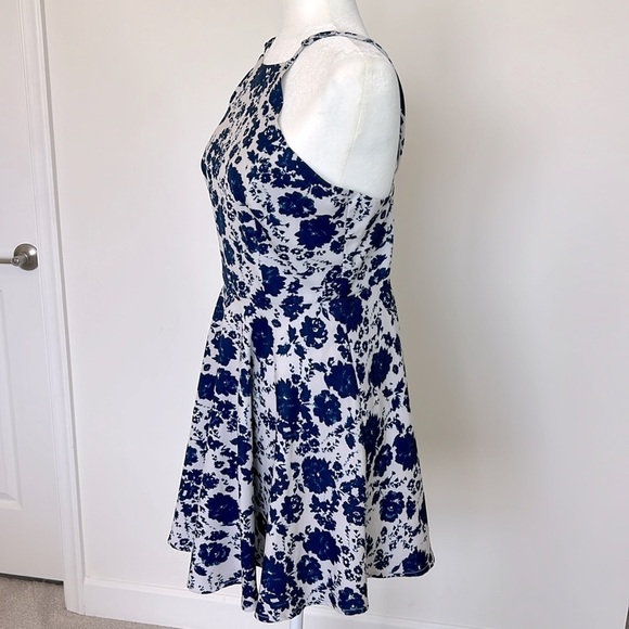 Lulu’s In Living Splendor Summer Blue Floral Fit & Flare Dress Size Large - Picture 10 of 11